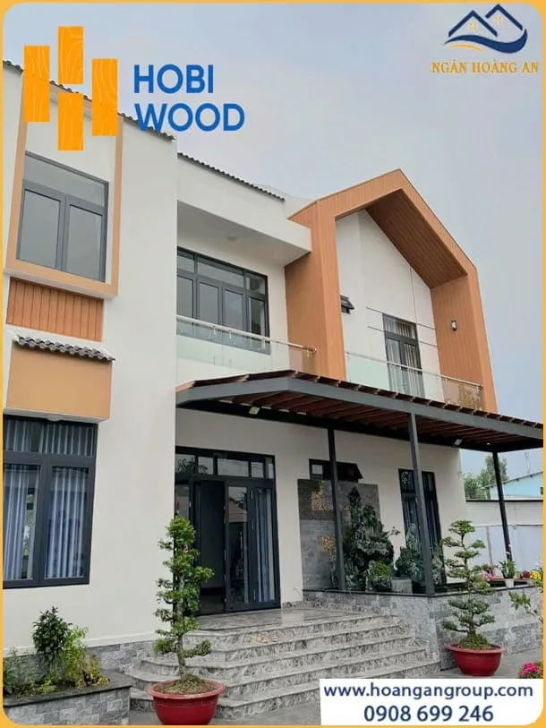 Thi Công Ốp Mặt Tiền Bằng Tấm Ốp Gỗ Nhựa Hiện Đại
