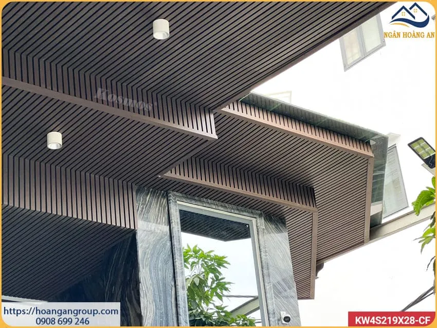 Thi Công Ốp Trần Bằng Tấm Sóng Gỗ Nhựa Tại Tân Phú TPHCM