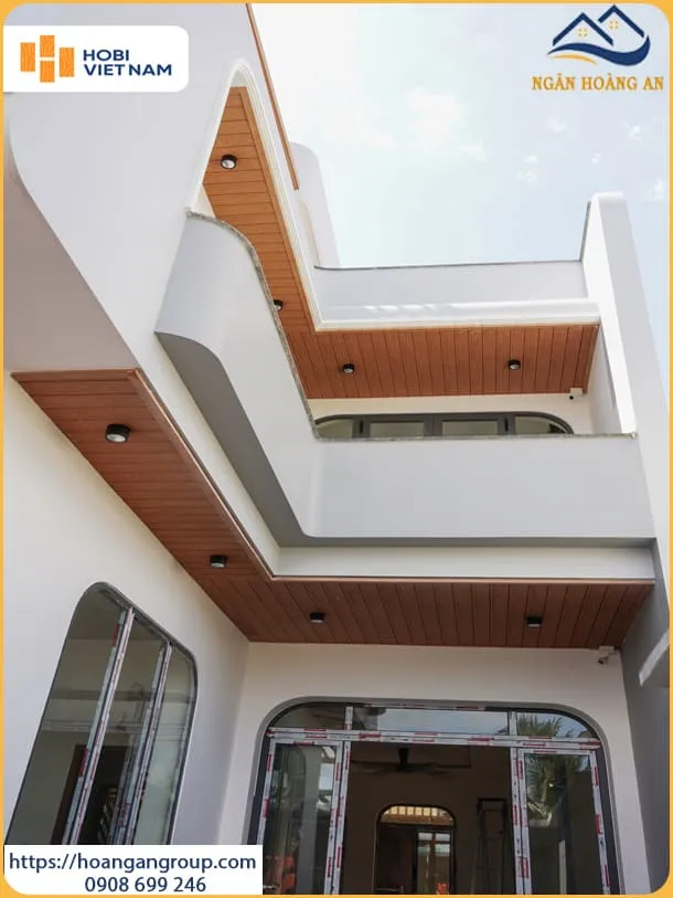 Thi Công Ốp Trần Gỗ Nhựa Ngoài Trời Cho Nhà Phố Tại Thủ Đức TPHCM