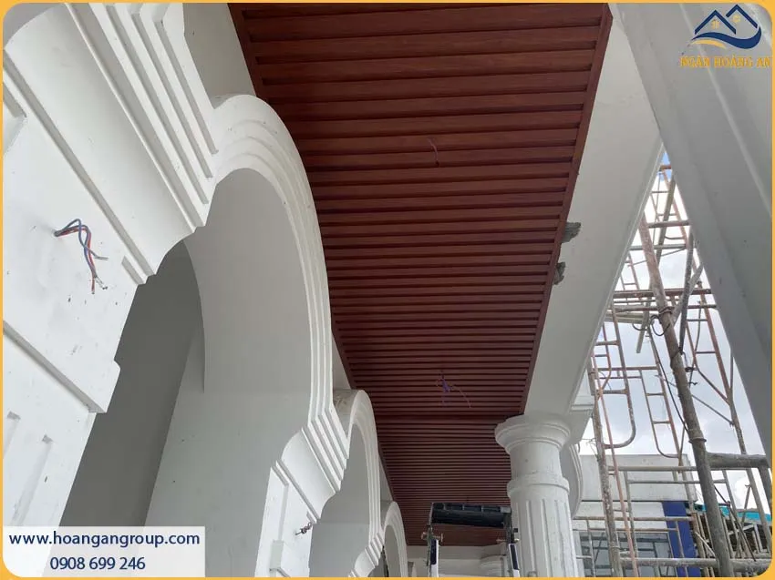 Không Gian Nội Thất Trở Nên Tinh Tế Khi Ốp Trần Lam 3 Sóng 3S200X15-013
