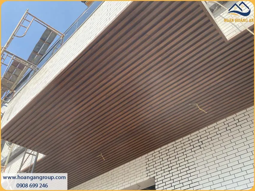 Thi Công Ốp Trần Lam 3 Sóng Cao Kosmos Là Giải Pháp Lý Tưởng 