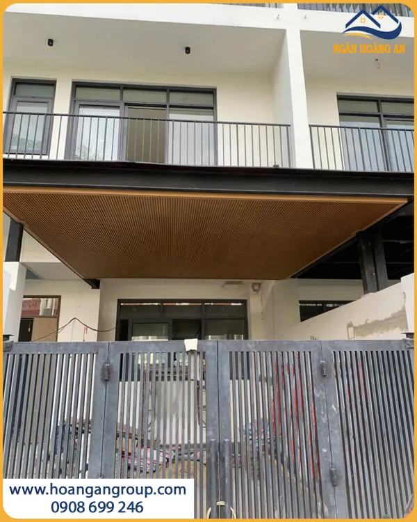 Thi Công Ốp Trần Lam Sóng Phủ ASA Cho Trần Nhà