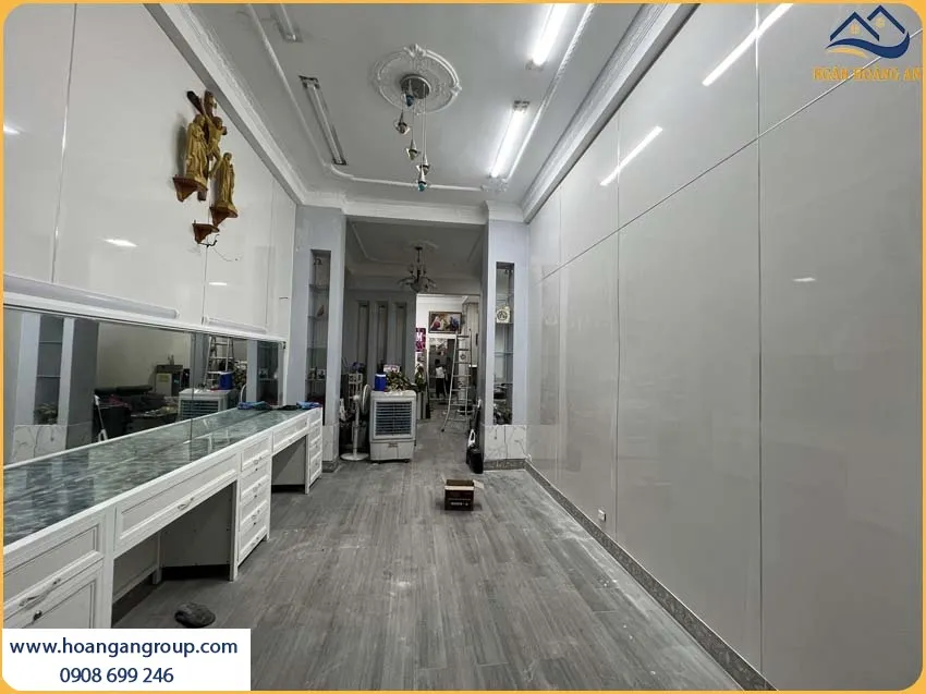 Không Gian Nội Thất Trở Nên Ấn Tượng Khi Ốp Tường PVC Màu Trắng