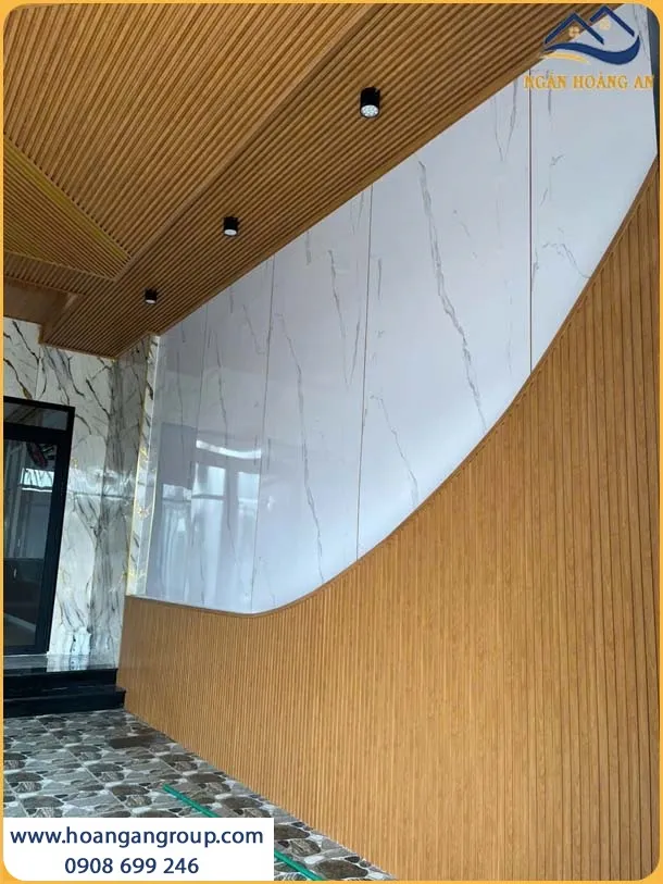 Thi Công Tấm PVC Giả Đá Kháng Mối, Chống Ẩm Và Chống Thấm