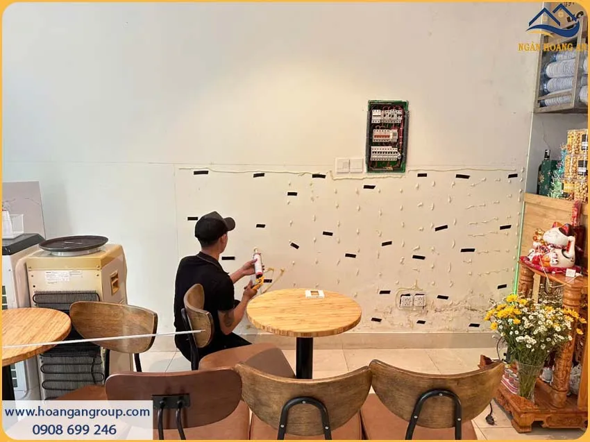 Thi Công Ốp Tường Lamri Bằng PVC Giả Đá Galawood