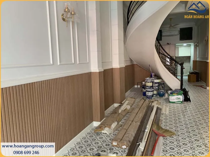 Công Trình Hoàn Thiện Ốp Tường Lamri Lam Sóng Giả Gỗ Chất Lượng