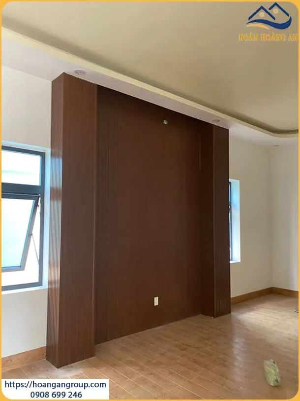 Thi Công Ốp Tường Nhựa Giả Gỗ Cho Nhà Ở Tại Quận 10 TPHCM Thi Công Ốp Tường Nhựa Giả Gỗ Cho Nhà Ở Tại Quận 10 TPHCM