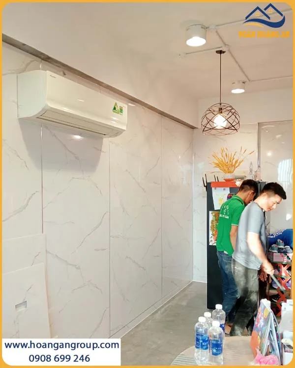 Không Gian Nhà Hiện Đại Với Tấm Ốp PVC Giả Đá Không Gian Nhà Hiện Đại Với Tấm Ốp PVC Giả Đá