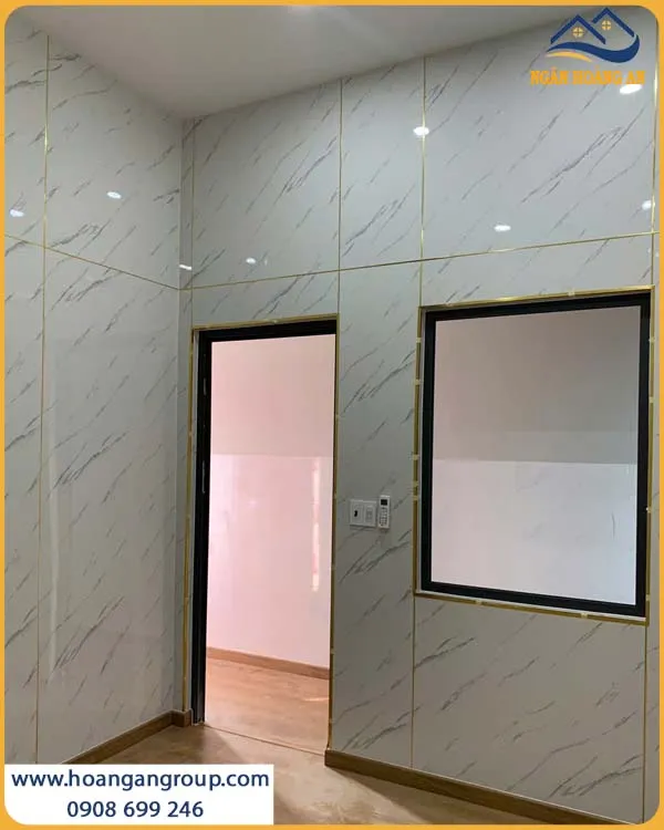 Tường Nhà Được Ốp Bởi Tấm PVC Nhựa Giả Đá Kosmos Độc Đáo