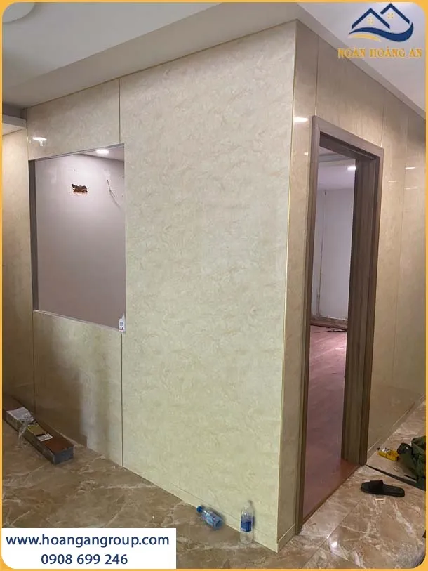 Thi Công Tấm PVC Giả Đá Kháng Mối, Chống Ẩm Và Chống Thấm