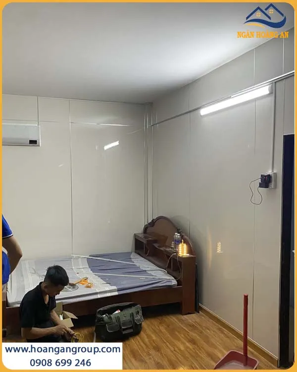 Tường Nhà Được Ốp Bởi Tấm PVC Nhựa Trắng Trơn Kosmos Độc Đáo Tường Nhà Được Ốp Bởi Tấm PVC Nhựa Trắng Trơn Kosmos Độc Đáo