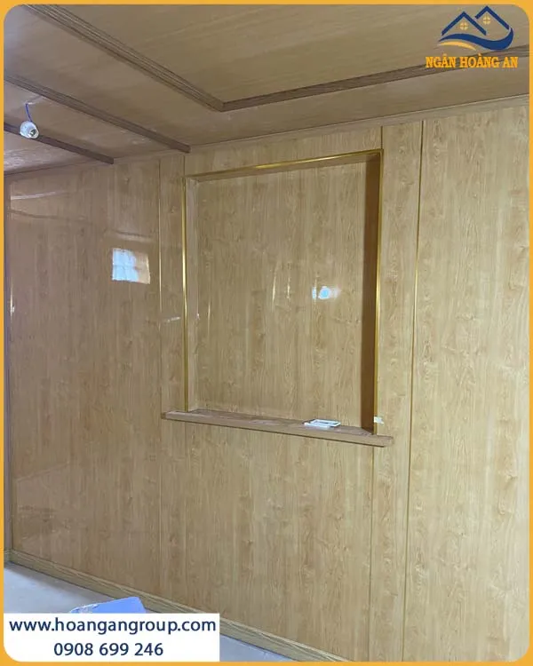 Thi Công Tấm PVC Giả Gỗ Kosmos Không Bám Bụi, Dễ Lau Chùi