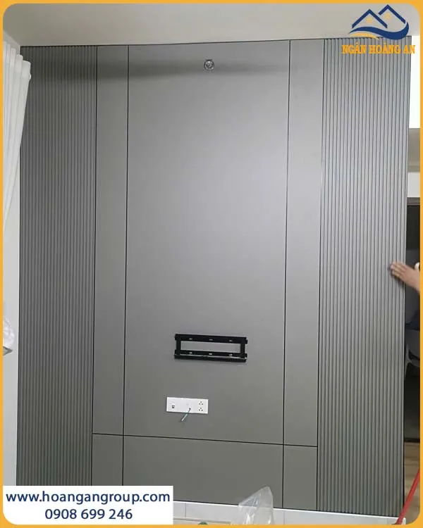 Thi Công Vách Tivi Với Lam Sóng Than Tre iWood 6S8-SS9