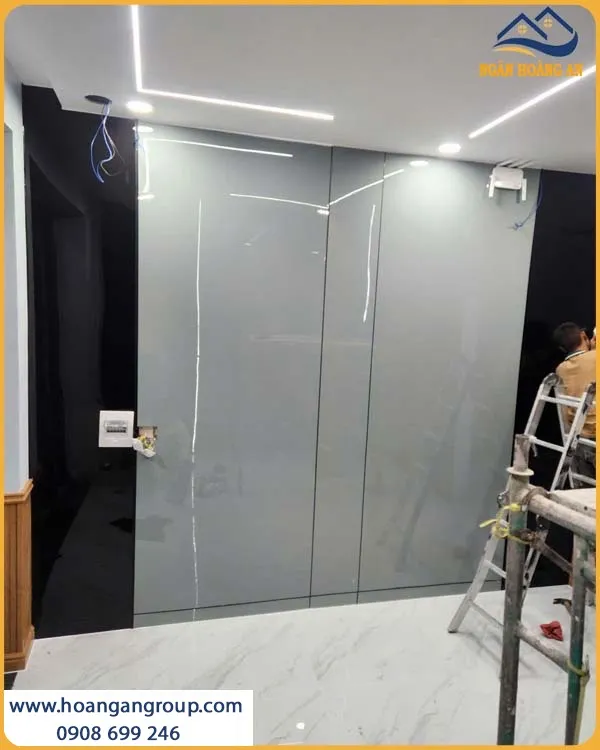 Ốp Tường Than Tre IWood Được Lắp Đặt Thời Thượng Cho Phòng Khách