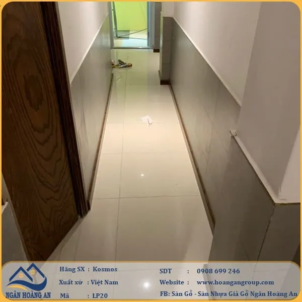 Thi Công Len Chân Tường Nhựa Giả Gỗ Kosmos LP20 Tại Quận 1 TPHCM Thi Công Len Chân Tường Nhựa Giả Gỗ Kosmos LP20 Tại Quận 1 TPHCM
