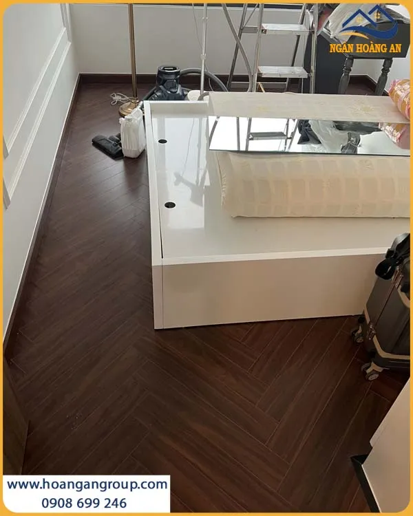 Thi Công Sàn Gỗ Xương Cá Charmwood Không Bị Công Vênh Hay Co Ngót Thi Công Sàn Gỗ Xương Cá Charmwood Không Bị Công Vênh Hay Co Ngót