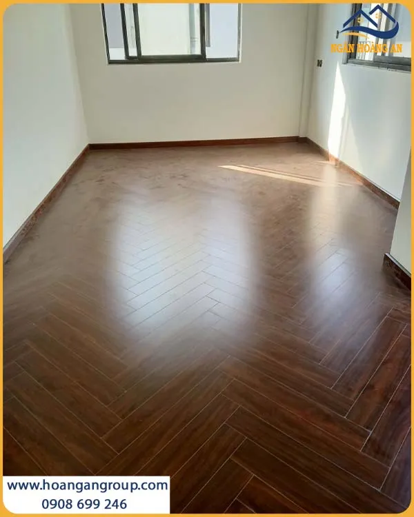 Thi Công Sàn Gỗ Charmwood C02 12mm Bền Đẹp Lâu Dài