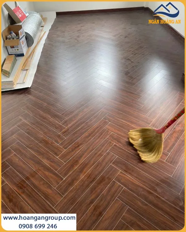 Sàn Gỗ Xương Cá Charmwood C02 Chắc Chắn, Ổn Định Cao