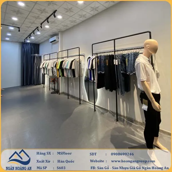 Sàn Nhựa Có Keo Sẵn Giúp Không Gian Mua Sắm Thu Hút Hơn