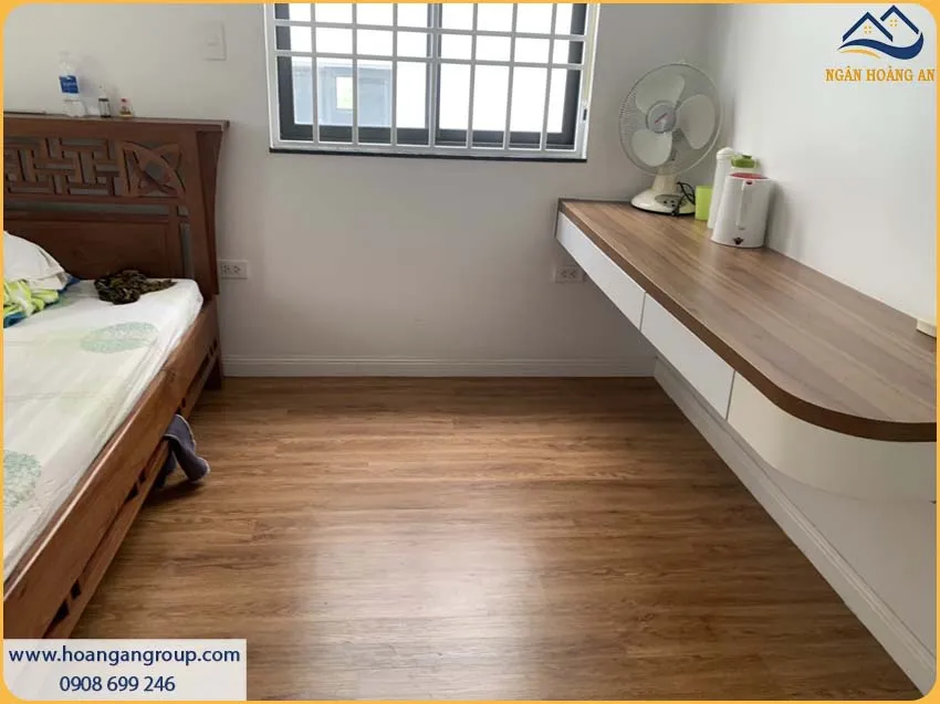 Cải Tạo Phòng Ngủ Cũ Thành Không Gian Hiện Đại Với Sàn Nhựa Dán Keo Cải Tạo Phòng Ngủ Cũ Thành Không Gian Hiện Đại Với Sàn Nhựa Dán Keo