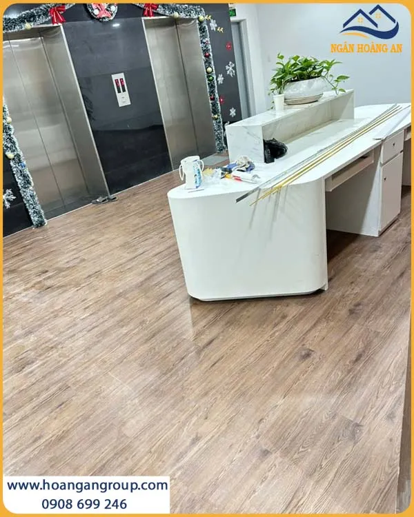 Không Gian Văn Phòng Hiện Đại Với Sàn Nhựa MsFloor 22005
