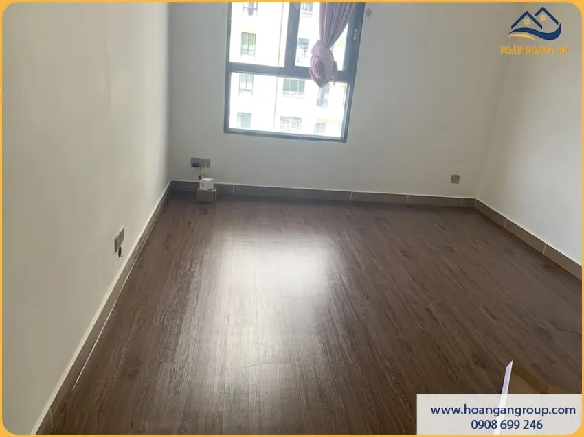 Thi Công Sàn Nhựa Dán Keo Phòng Ngủ Ấm Áp