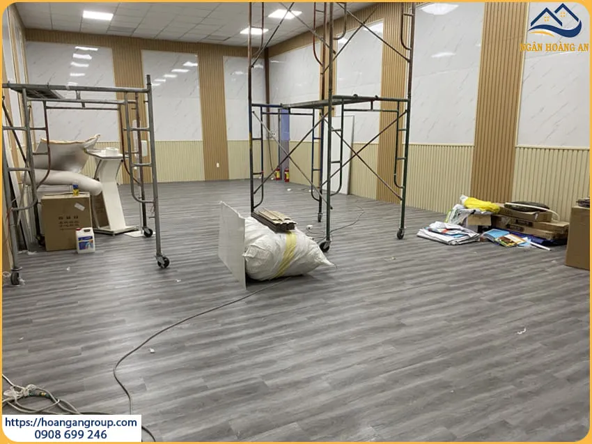 Thi Công Sàn Nhựa Giả Gỗ Dán Keo Tại Quận 9 TPHCM Thi Công Sàn Nhựa Giả Gỗ Dán Keo Tại Quận 9 TPHCM