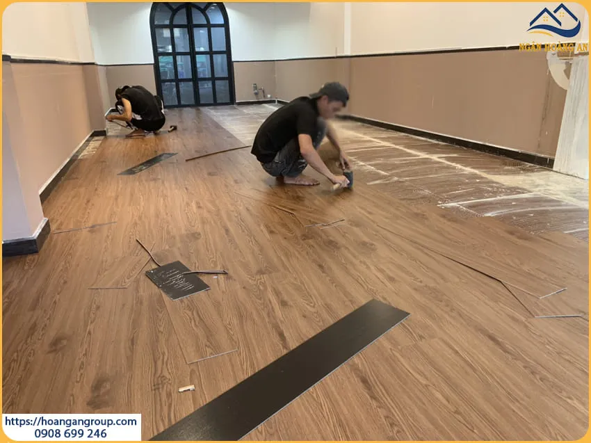 Thi Công Sàn Nhựa Giả Gỗ Giá Rẻ Tại Bình Tân TPHCM