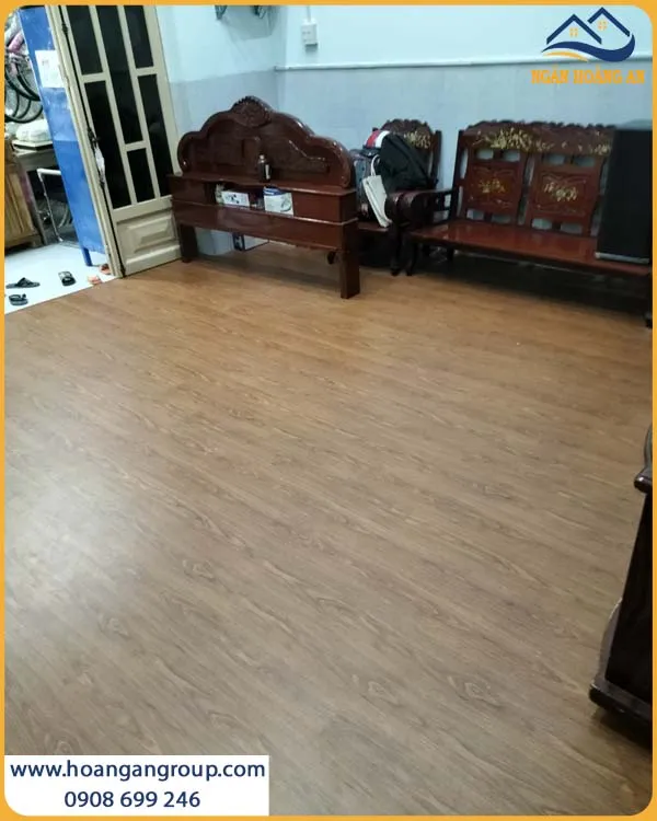 Thi Công Sàn Nhựa Hèm Khóa Cho Phòng Khách Tại TPHCM