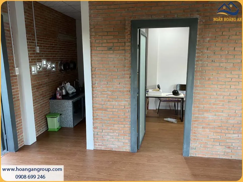 Thi Công Trọn Gói Sàn Nhựa Hèm Khóa Giả Gỗ Cho Homestay