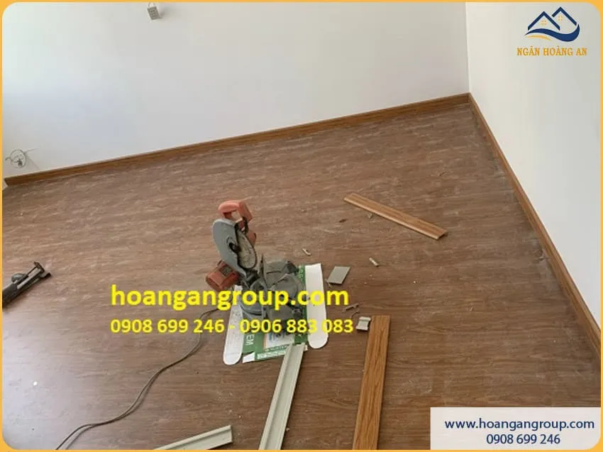 Thi Công Sàn Nhựa Hèm Khoá Nhanh Chóng Cho Nhà Dân Thi Công Sàn Nhựa Hèm Khoá Nhanh Chóng Cho Nhà Dân