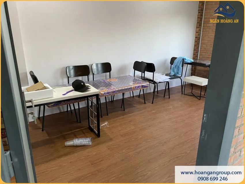 Thi Công Sàn Nhựa Hèm Khoá Nhanh Gọn – Sạch Sẽ Thi Công Sàn Nhựa Hèm Khoá Nhanh Gọn – Sạch Sẽ