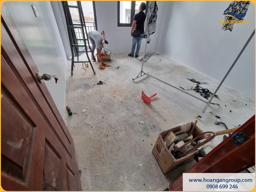 Thi Công Sàn Nhựa Hèm Khoá Phòng Ngủ Nhanh Gọn – Sạch Đẹp