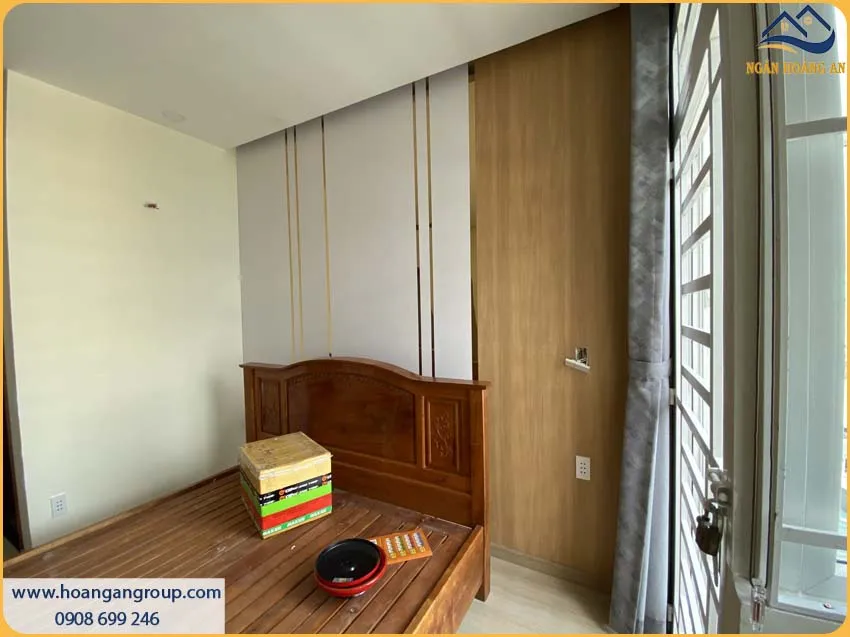 Thi Công Ốp Tường Tấm Nhựa Nano Giả Gỗ IWood Chắc Chắn Cho Không Gian