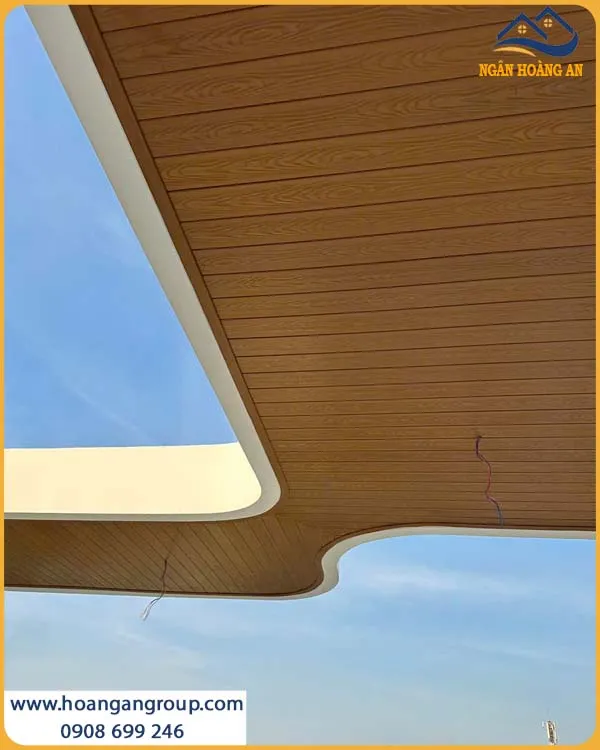 Công Trình Ốp Trần Gỗ Nhựa ASA Hobiwood OPASA 001 Thẩm Mỹ Cao Công Trình Ốp Trần Gỗ Nhựa ASA Hobiwood OPASA 001 Thẩm Mỹ Cao