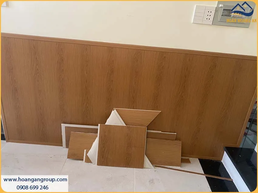 Tường Nhà Được Ốp Bởi Nano Giả Gỗ IWood Độc Đáo, Chống Mối Mọt