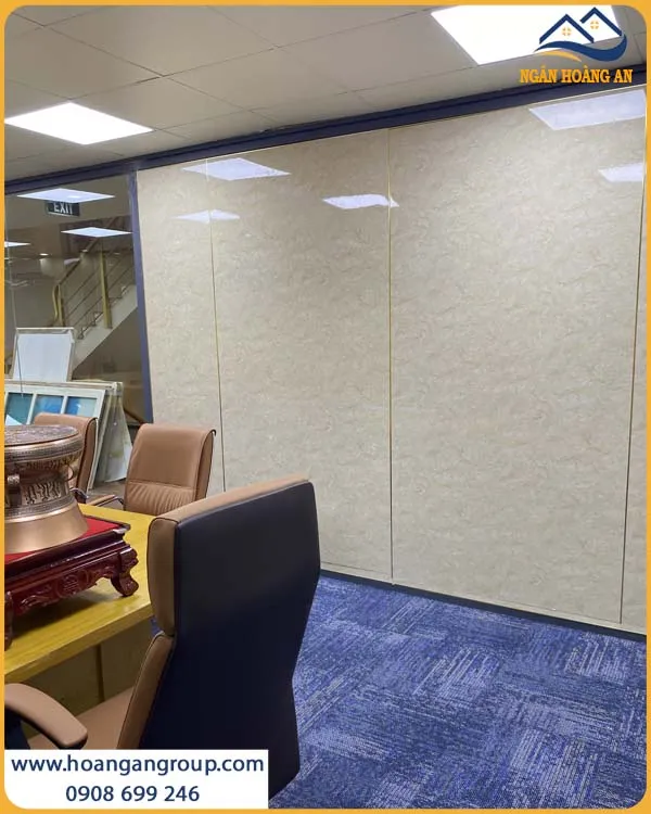 Tấm Nhựa PVC Kosmos Được Lắp Đặt Thời Thượng Cho Phòng Họp Tấm Nhựa PVC Kosmos Được Lắp Đặt Thời Thượng Cho Phòng Họp