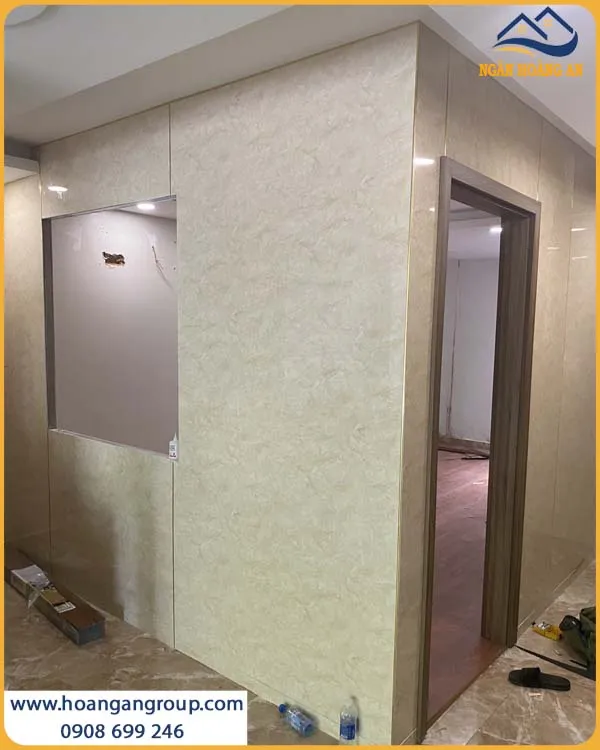 Thi Công Ốp Tường PVC Giả Đá Kosmos Chống Cháy Lan, An Toàn Thi Công Ốp Tường PVC Giả Đá Kosmos Chống Cháy Lan, An Toàn
