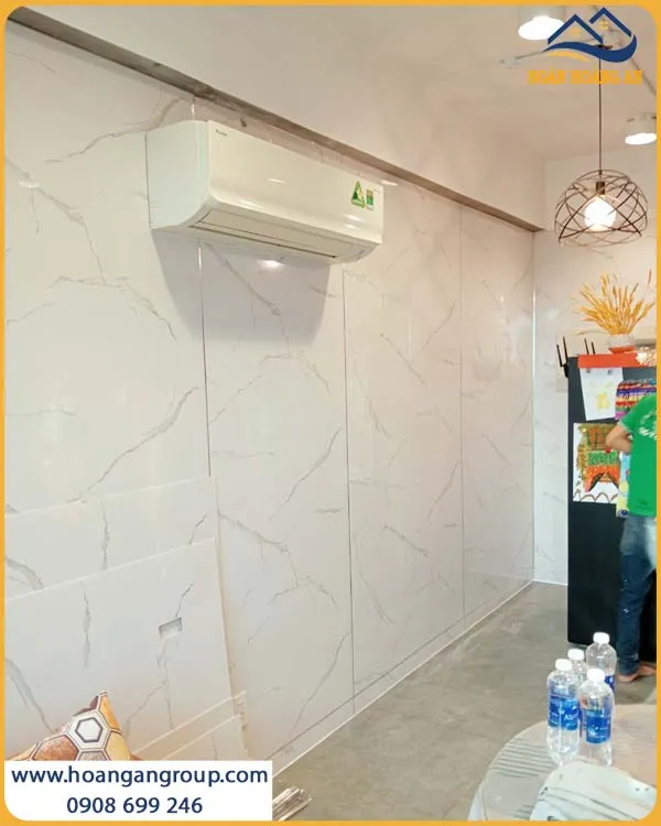 Tường Nhà Được Ốp Bởi Tấm PVC Nhựa Giả Đá Hobiwood Độc Đáo