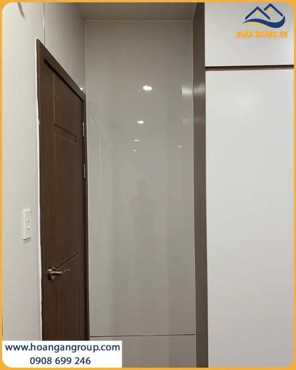 Khách Hàng Tại TPHCM Ưa Chuộng Tấm PVC Trắng Trơn Ốp Tường Cho Nhà Ở Khách Hàng Tại TPHCM Ưa Chuộng Tấm PVC Trắng Trơn Ốp Tường Cho Nhà Ở