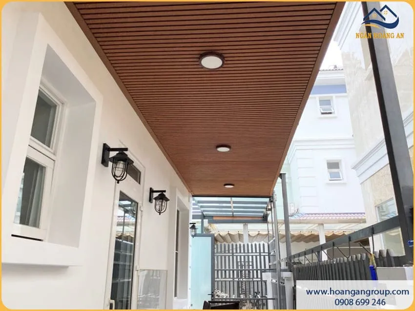 Thi Công Trần Nhà Ở Bằng Lam Sóng Ngoài Trời Light Wood Thi Công Trần Nhà Ở Bằng Lam Sóng Ngoài Trời Light Wood