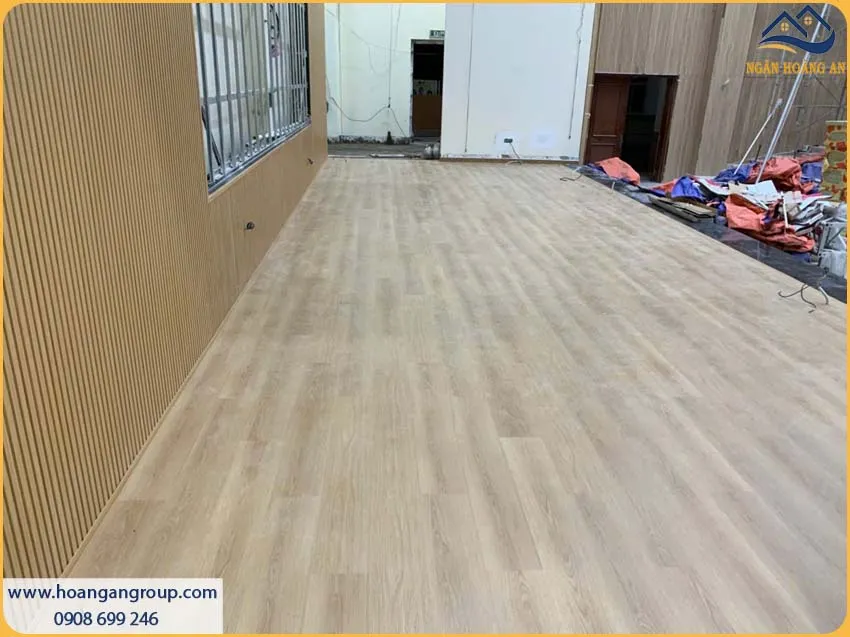 Sàn Nhựa Hèm Khóa Cho Phòng Đa Năng Trường Học
