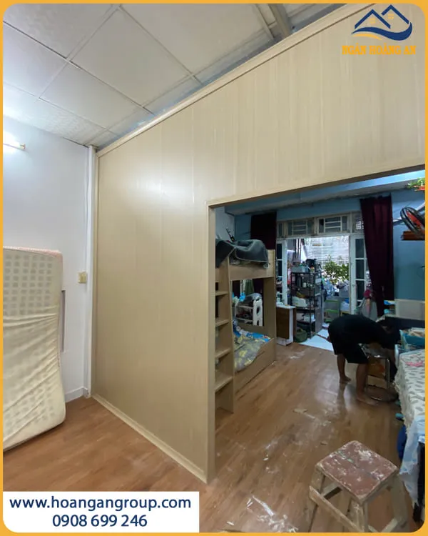 Thi Công Vách Ngăn Nhựa Giả Gỗ Glotex VN203