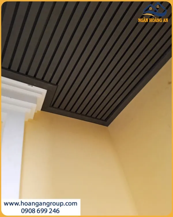 Trần Mái Hiên Kosmos Dark Grey – Chống Nắng Bền Màu Trần Mái Hiên Kosmos Dark Grey – Chống Nắng Bền Màu