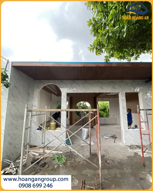 Trần Mái Hiên Ngoài Trời Ốp Tấm Gỗ Nhựa Kosmos