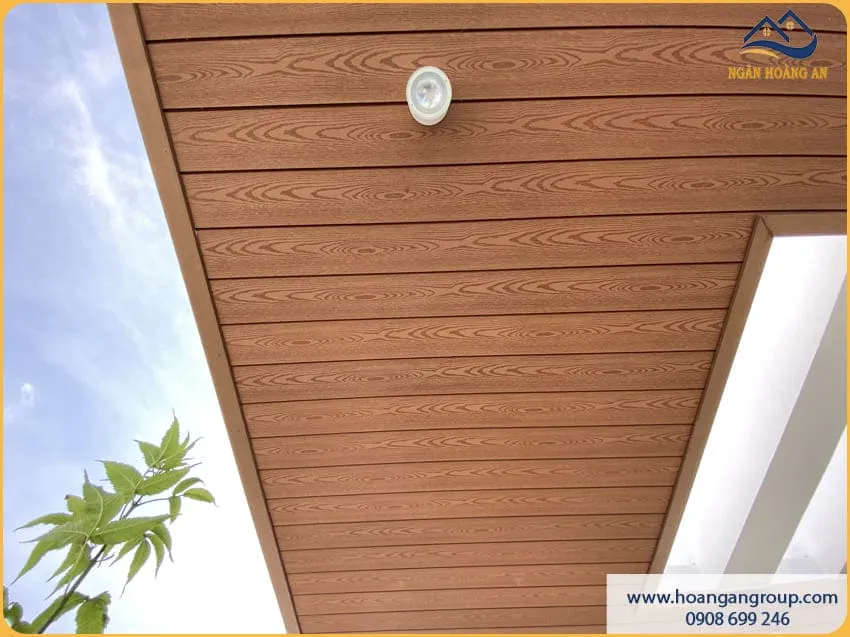 Trang Trí Mái Hiên Bằng Gỗ Nhựa Ngoài Trời Kosmos
