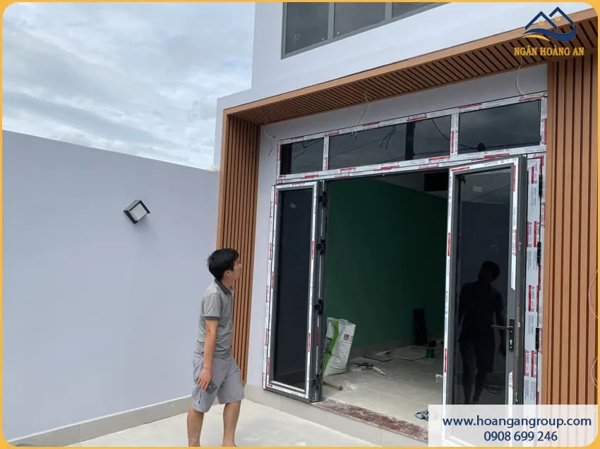 Trang Trí Mặt Tiền Bằng Lam Sóng Ngoài Trời Kosmos Trang Trí Mặt Tiền Bằng Lam Sóng Ngoài Trời Kosmos