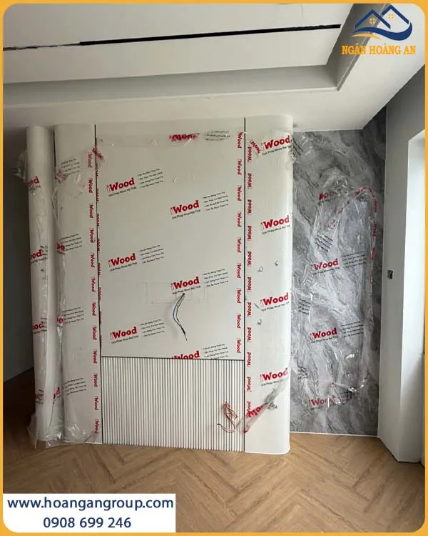 Ngân Hoàng An Thi Công Uốn Cong Tấm Ốp Than Tre iWood SS-2 Bền Đẹp
