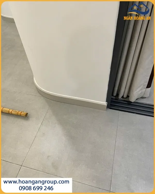 Uốn Len Chân Tường PS106 Cho Góc Bo Tường Tinh Tế