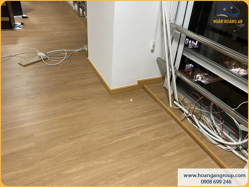 Văn Phòng Sạch Đẹp Với Sàn Nhựa Hèm Khoá Morser C600